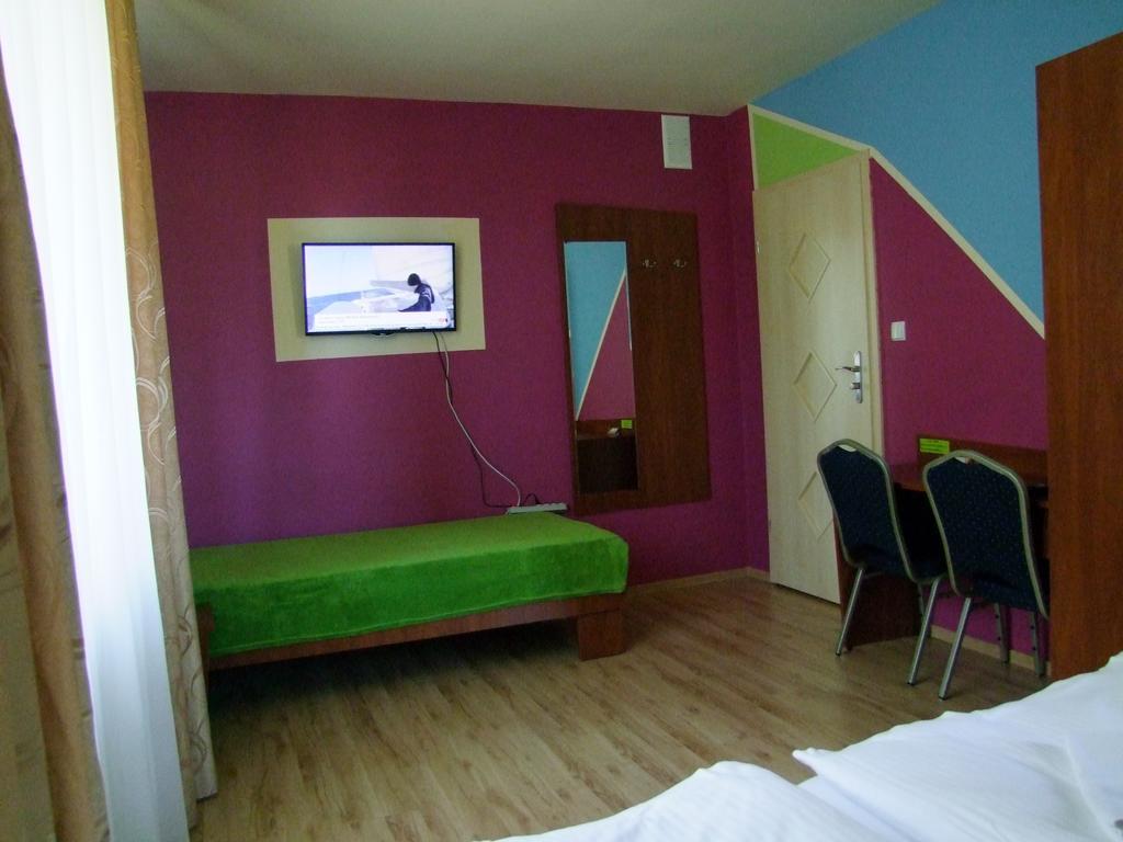 Warnenczyka 85A Bezplatny Parking, Faktura, Prywatna Lazienka, Klimatyzacja Rzeszow Room photo